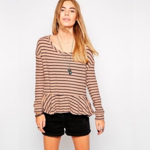 FREE PEOPLE NWT Auntie Em Thermal Ruffle Hem Top Size M - Picture 1 of 10